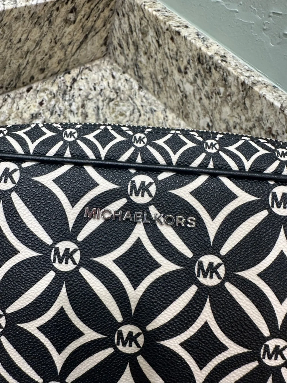 Michael Kors Jet Set Large Chain Crossbody Bag in Black/Cream Geometric Logo